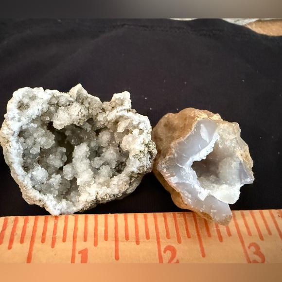 Geode Natural Crystals. - Picture 3 of 3